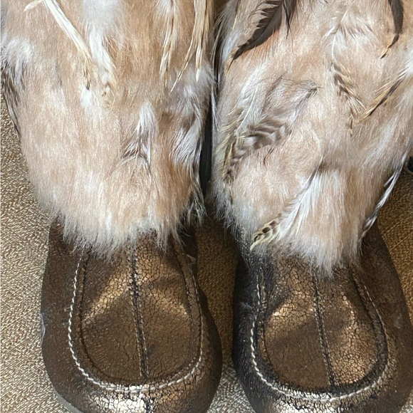 Feather & Faux Fur Boots / Slippers, Native American Style Maiden Princess - Picture 4 of 10